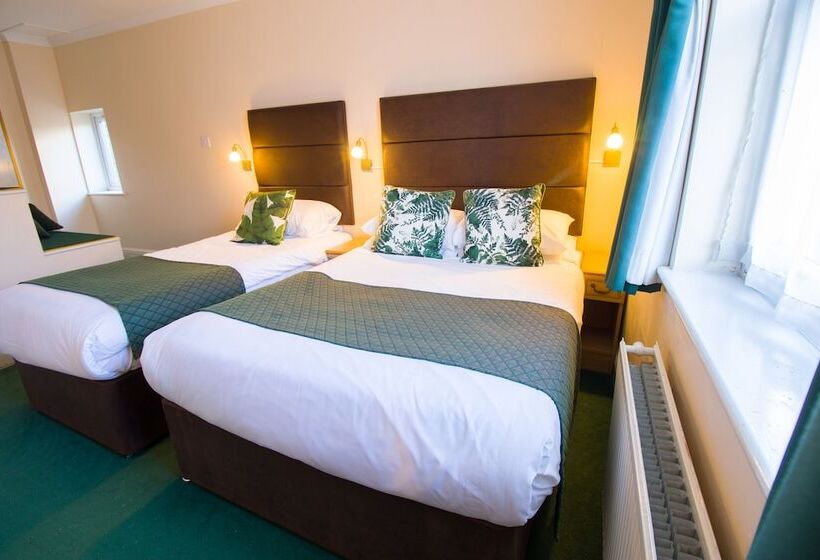 غرفة قياسية ثلاثية, London Town