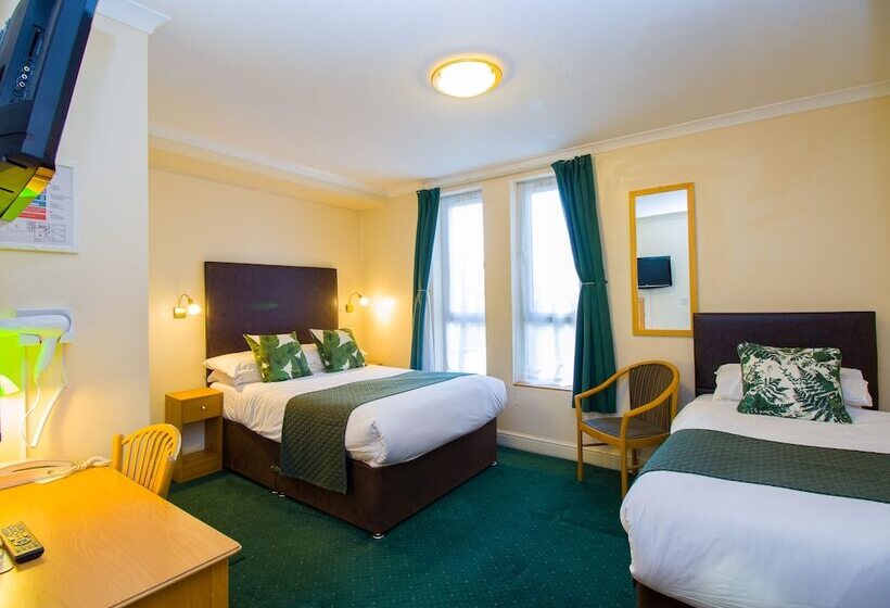 غرفة قياسية ثلاثية, London Town