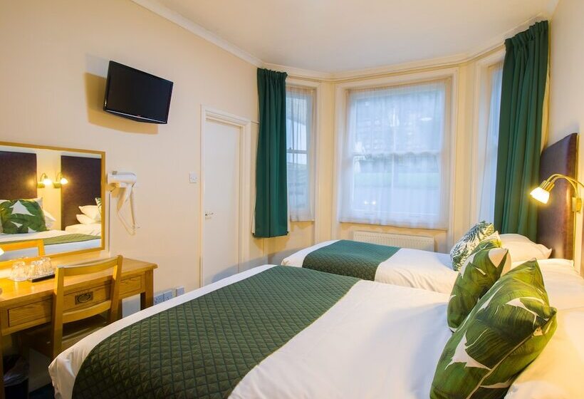 غرفة قياسية ثلاثية, London Town