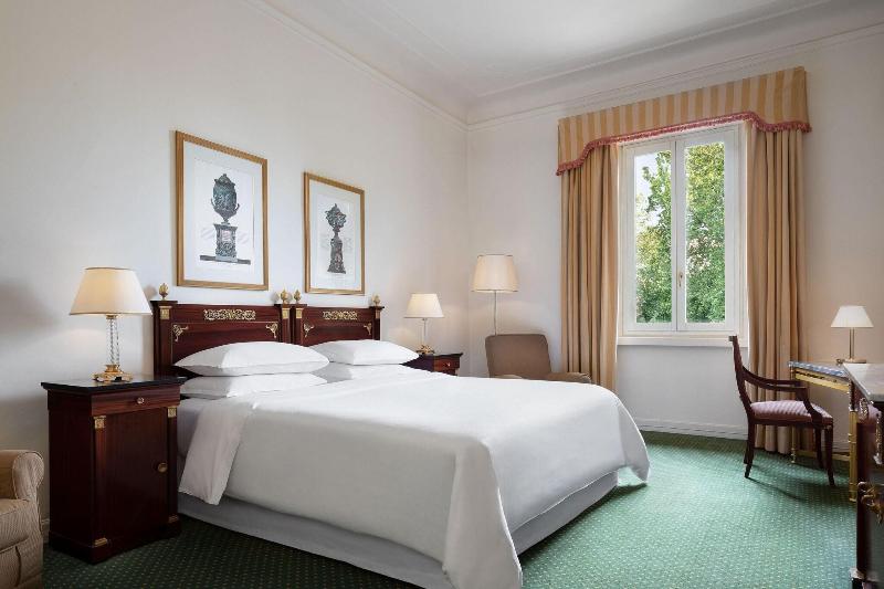 غرفة قياسية, London Town