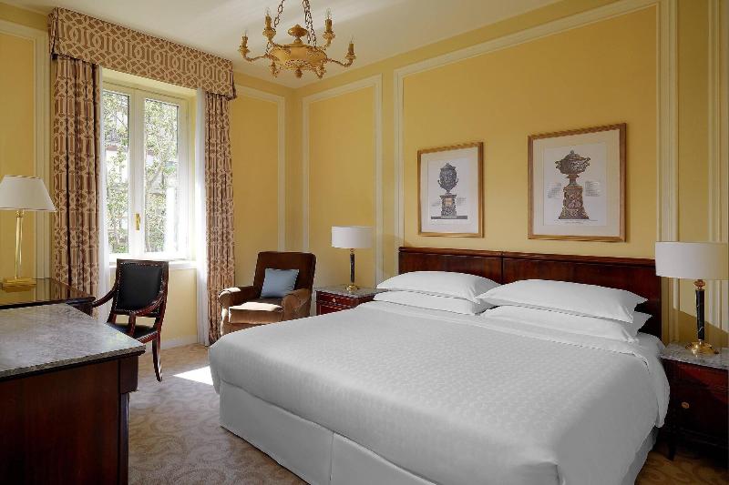 غرفة قياسية, London Town