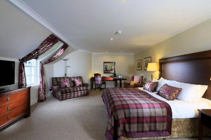 キングサイズベッドのデラックスルーム, Macdonald Pittodrie House