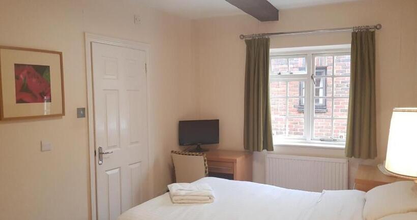 ベーシックルーム, Marsh Farm