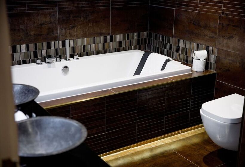 سوییت اجرایی, Heritage Park Pontypridd, Trademark Collection By Wyndham