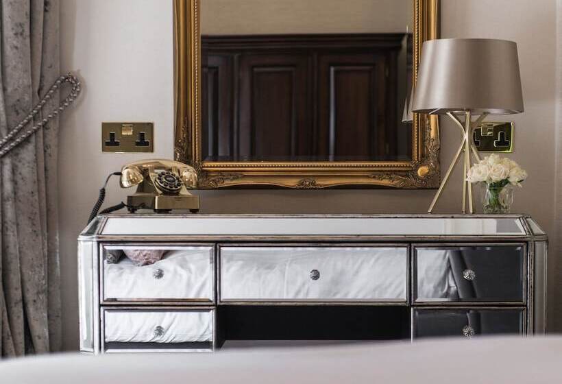 جناح جونيور, Oaklands Hall Hotel Sure Hotel Collection By Best Western