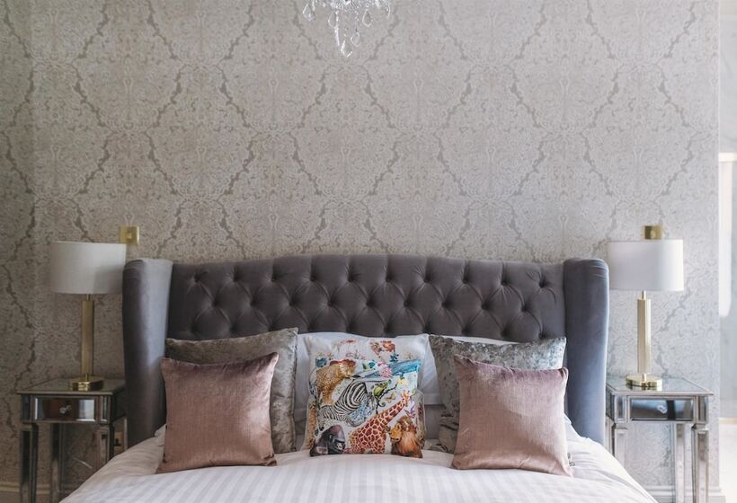 جناح جونيور, Oaklands Hall Hotel Sure Hotel Collection By Best Western