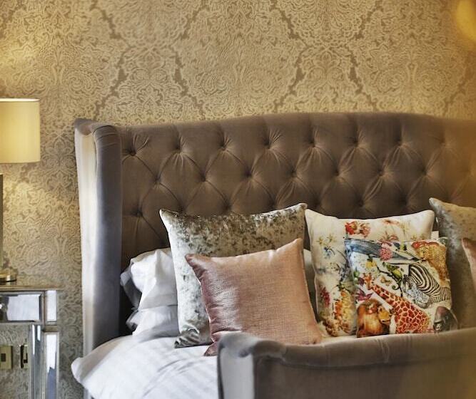 جناح جونيور, Oaklands Hall Hotel Sure Hotel Collection By Best Western