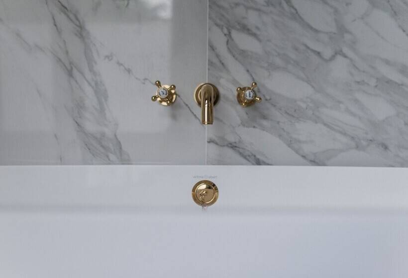 جناح جونيور, Oaklands Hall Hotel Sure Hotel Collection By Best Western