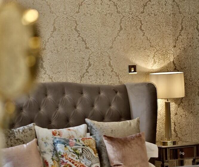 جناح جونيور, Oaklands Hall Hotel Sure Hotel Collection By Best Western