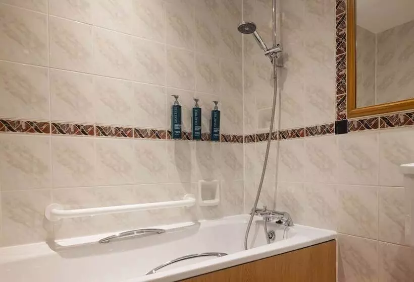 ダブルベッドスタンダードルーム, Hilton Puckrup Hall Hotel & Golf Club, Tewkesbury