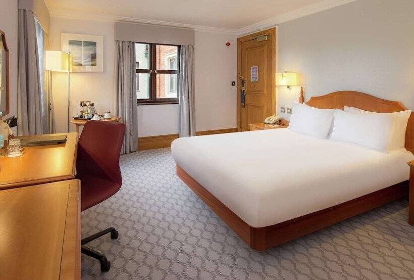 ダブルベッドスタンダードルーム, Hilton Puckrup Hall Hotel & Golf Club, Tewkesbury