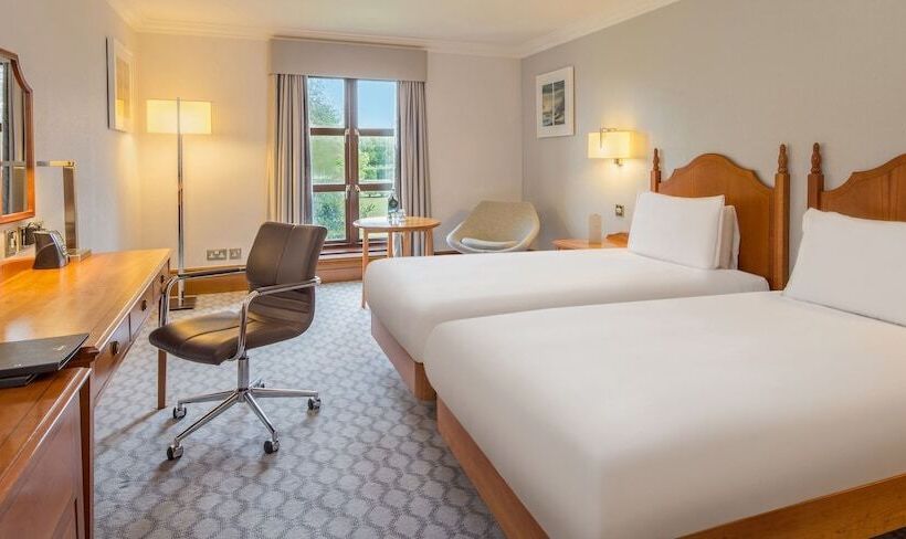 Семейный Номер, Hilton Puckrup Hall Hotel & Golf Club, Tewkesbury