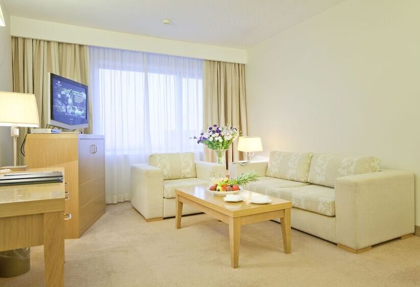 小型套房, Marinela Sofia