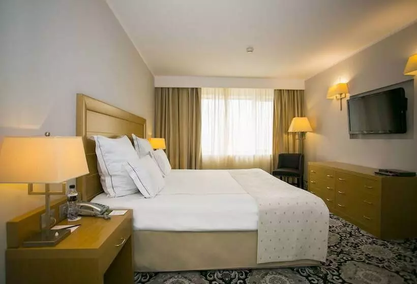 Suite Junior, Marinela Sofia