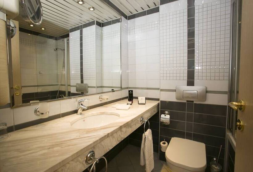 标准间, Marinela Sofia