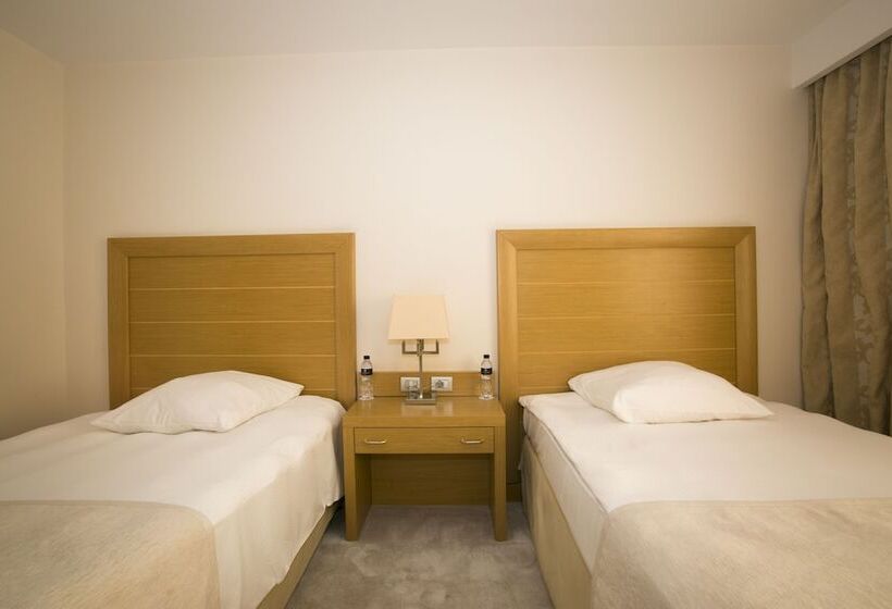 标准间, Marinela Sofia