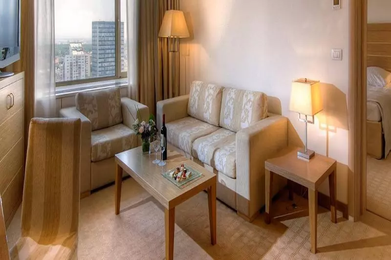 Suite Junior, Marinela Sofia