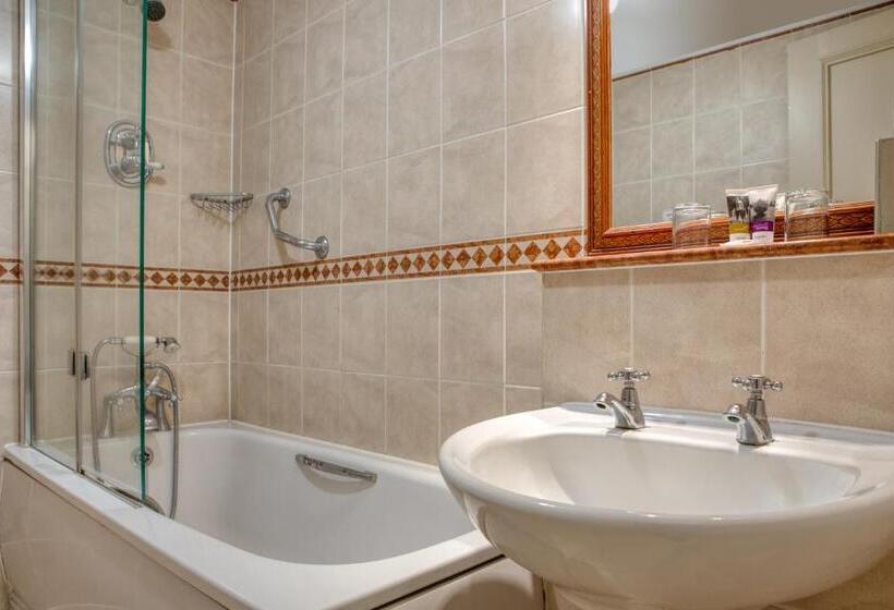 Номер Стандарт, Mercure Winchester Wessex