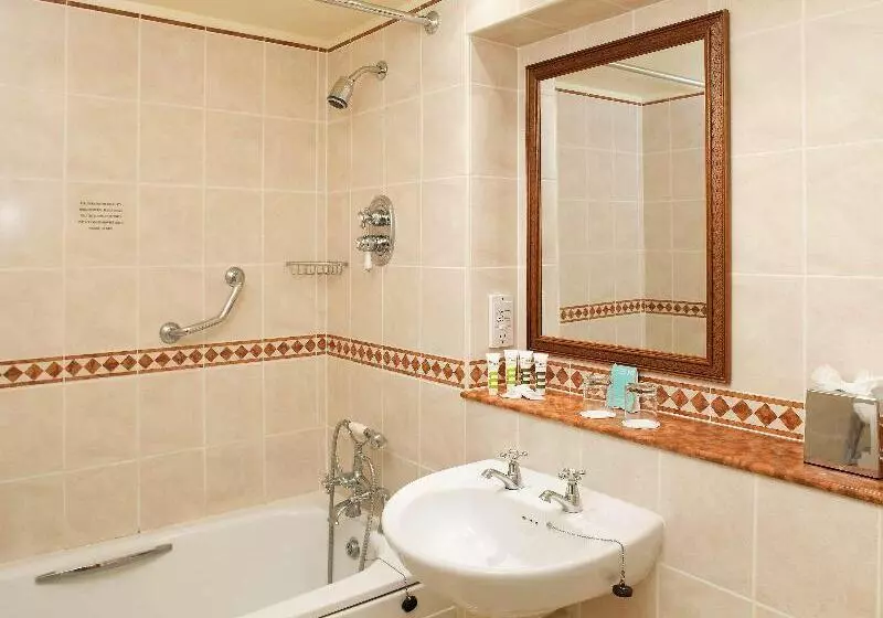 Standard-huone, Mercure Winchester Wessex