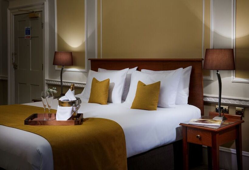 חדר אקזקיוטיב, Middletons