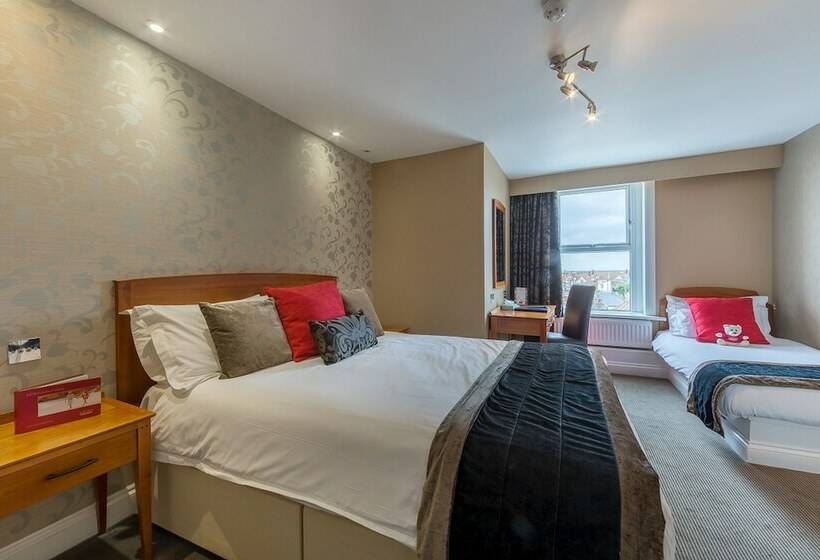 三人经典房间, Muthu Westcliff