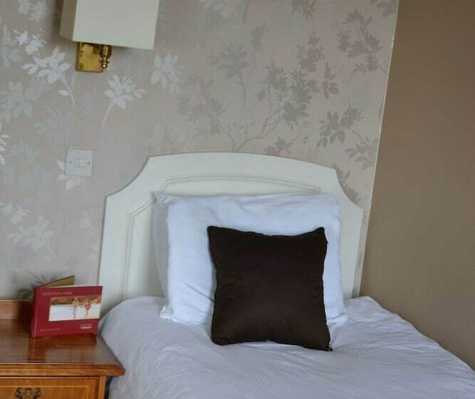 标准单人间, Muthu Westcliff