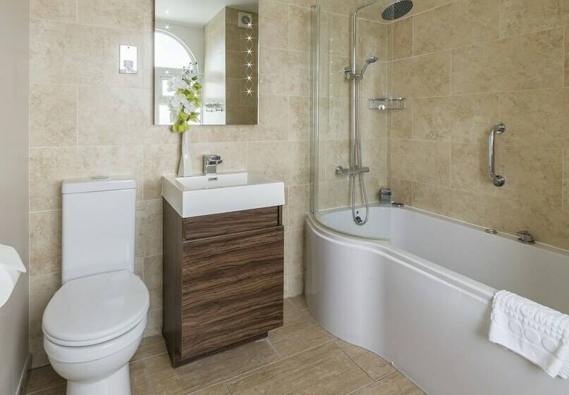 行政房间, Muthu Westcliff