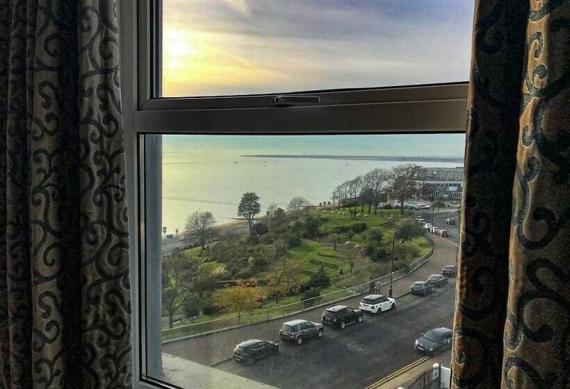 行政房间, Muthu Westcliff