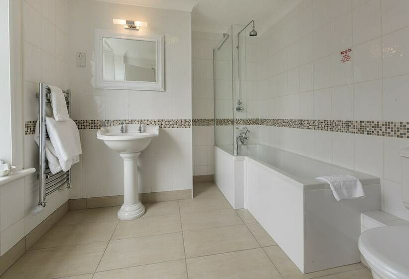 家庭间, Muthu Westcliff