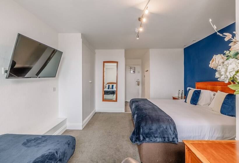 三人经典房间, Muthu Westcliff