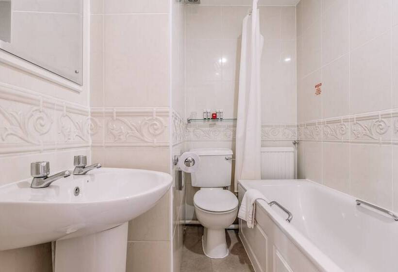 家庭间, Muthu Westcliff