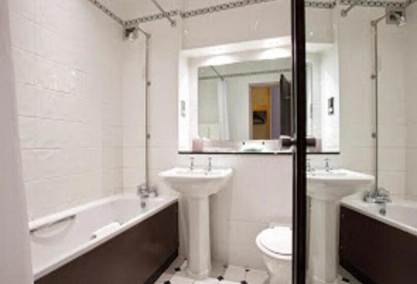 غرفة تنفيذية, Stourport Manor