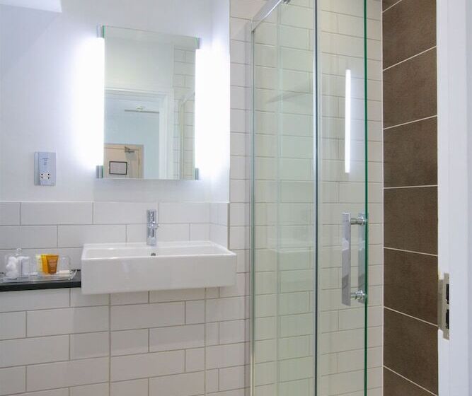 غرفة تنفيذية, Stourport Manor