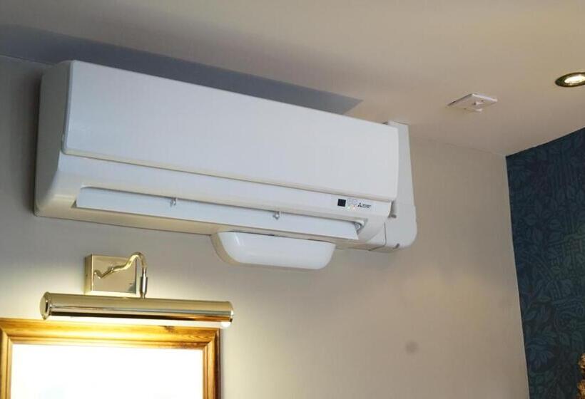 스탠다드 룸, The Swan