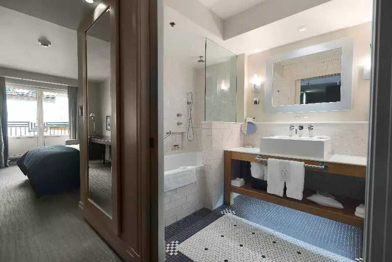 コンフォートルーム, Auberge Saintantoine
