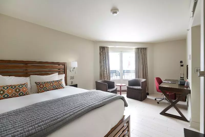 コンフォートルーム, Auberge Saintantoine