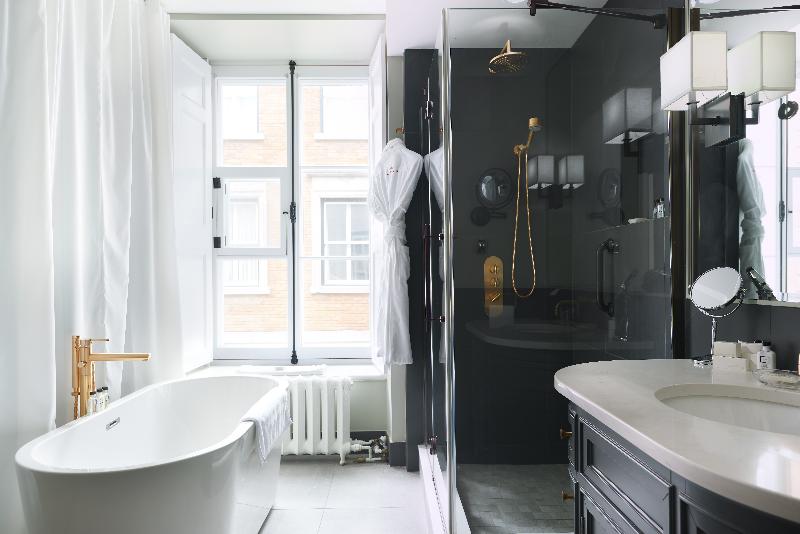 اتاق راحتی, Auberge Saintantoine