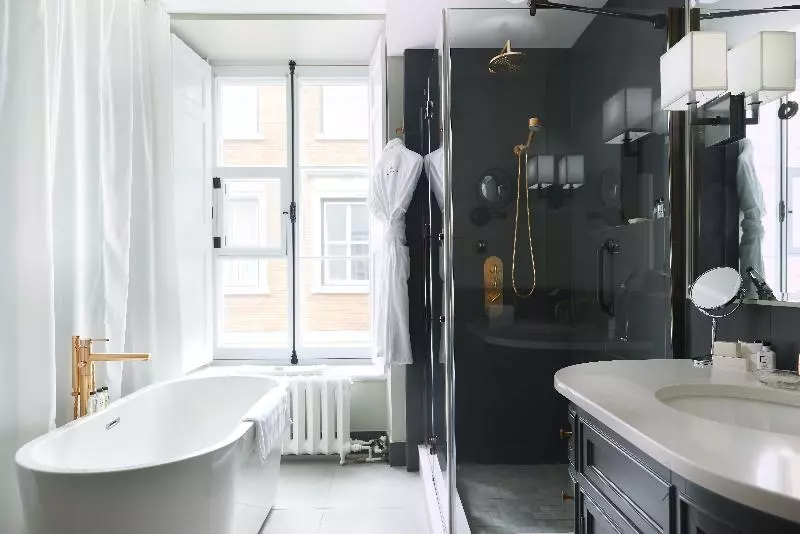 コンフォートルーム, Auberge Saintantoine