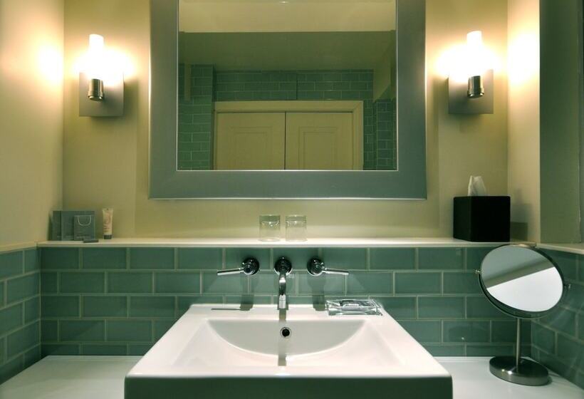 اتاق راحتی, Auberge Saintantoine