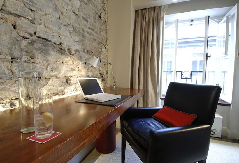 اتاق راحتی, Auberge Saintantoine