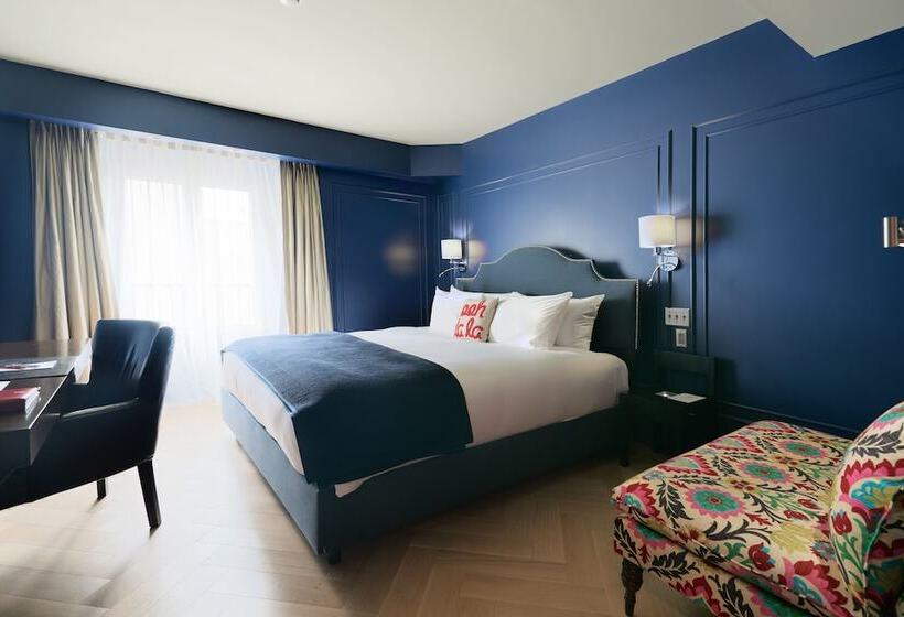 اتاق راحتی, Auberge Saintantoine