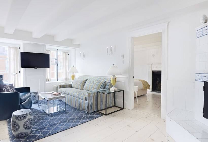 سوییت جونیور, Auberge Saintantoine