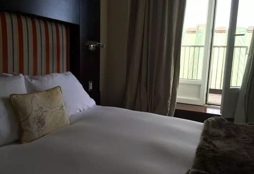 ジュニアスイート, Auberge Saintantoine