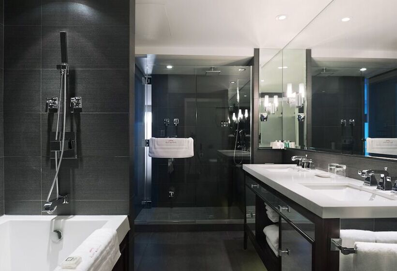 اتاق لوکس با تخت بزرگ, Auberge Saintantoine