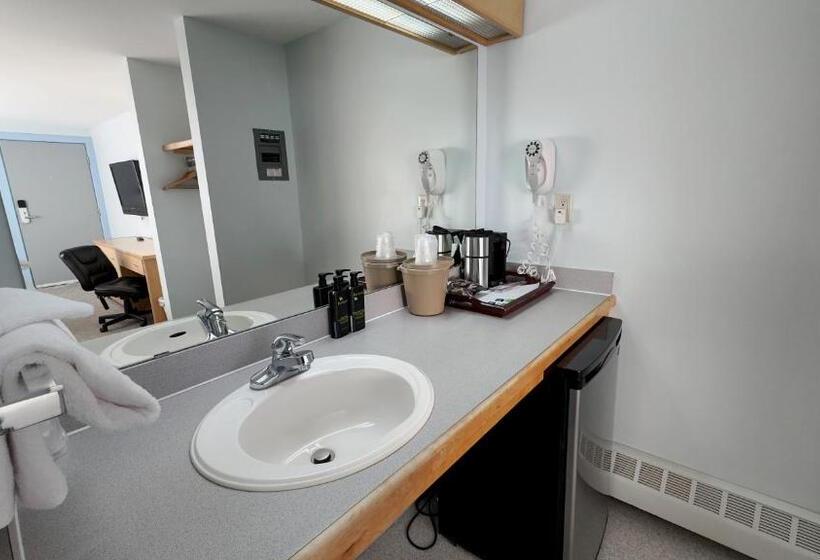 غرفة قياسية رباعية, Eldorado, A Coast