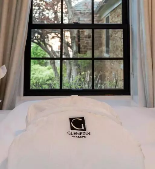 اتاق استاندارد با تخت بزرگ, The Glenerin Inn