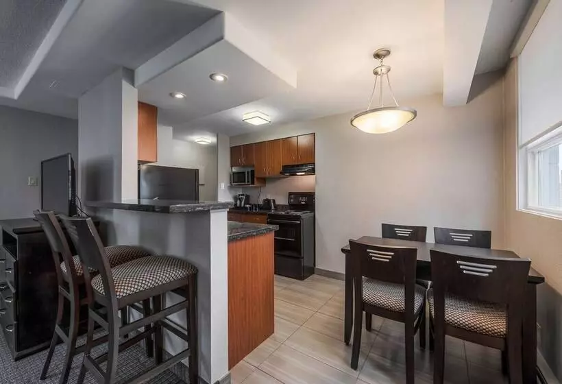 スイート, Coast Calgary Downtown Hotel & Suites By Apa