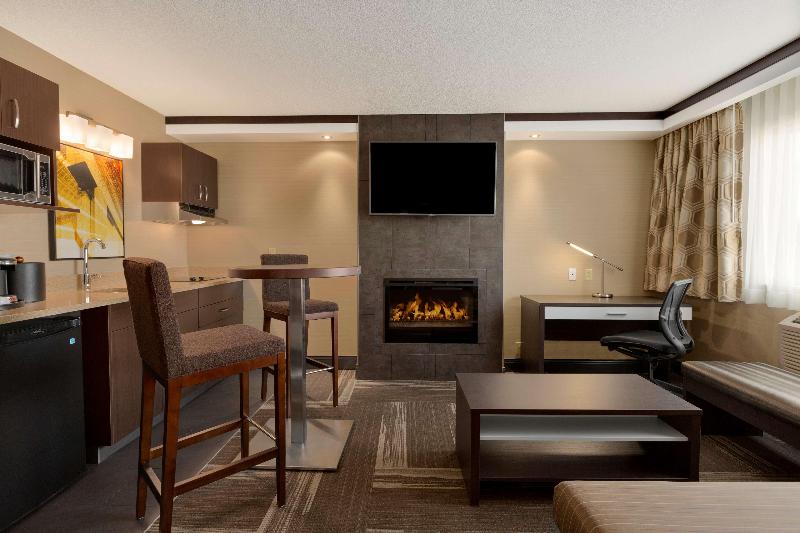 キングサイズベッドのスイートルーム, Best Western Plus Edmonton Airport