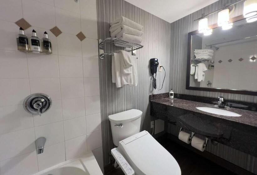 Suíte Cama King, Coast Calgary Downtown Hotel & Suites By Apa