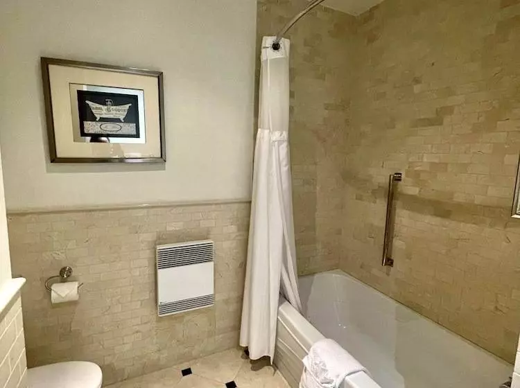 اتاق سوپریور, Manoir D Auteuil